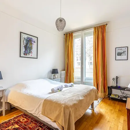 Daire Guestready - A Humble In Auteuil Paris