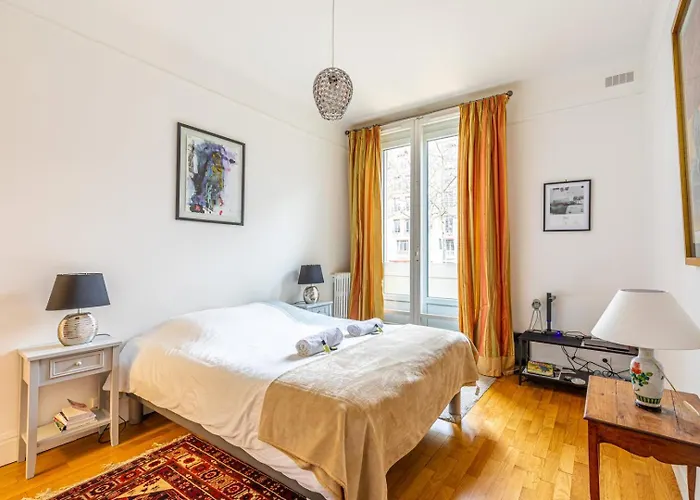 Daire Guestready - A Humble In Auteuil Paris